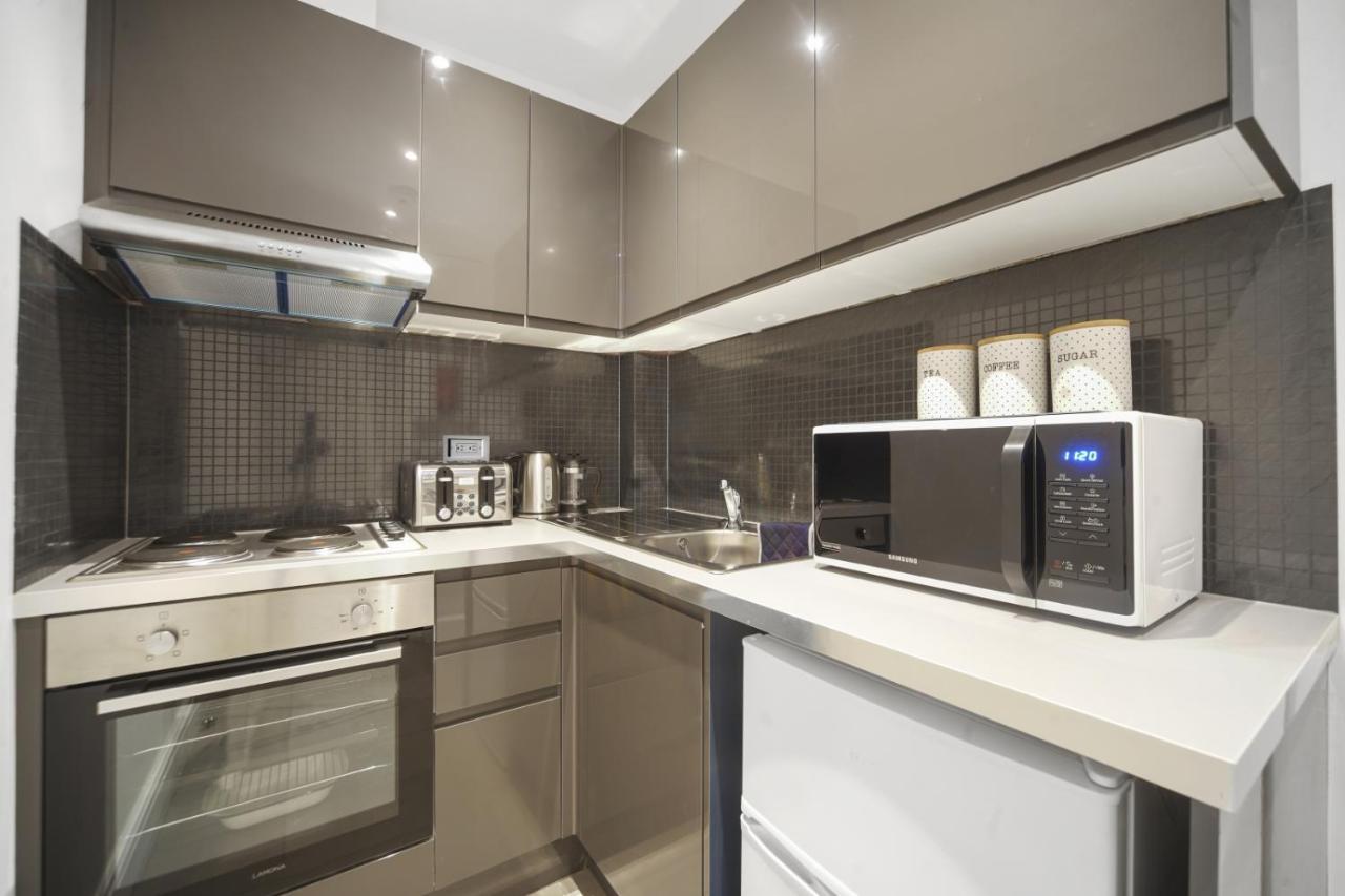 Studio Apartment By Homely Stays Лондон Екстериор снимка